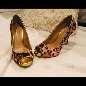 Cheetah print satin pumps